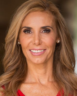 Photo of Erin M Macdonald, Nutritionist/Dietitian, RDN