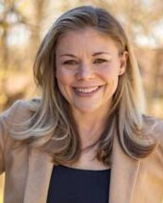 Photo of Sasha June, Nutritionist/Dietitian, RDN, CDE