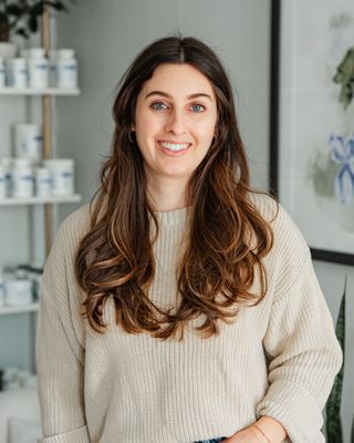 Photo of Nicole Lizzio, Acupuncturist, DACM, LAc
