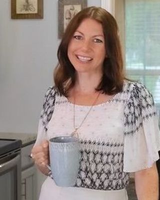 Photo of Jessica Lee Reader - Perimenopause + Menopause, Nutritionist/Dietitian, CMNT, CNTP, NBC-HWC, YT