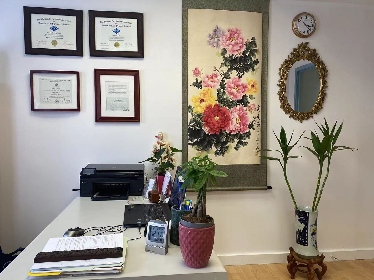 Gallery Photo of Our beautiful doctor room at 39-27 Bell BLVD, Suite 208, Bayside, NY 11361