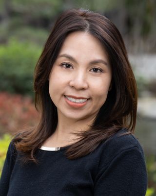 Photo of Elaine Siu, Nutritionist/Dietitian, MS, RD, CSO, CNSC