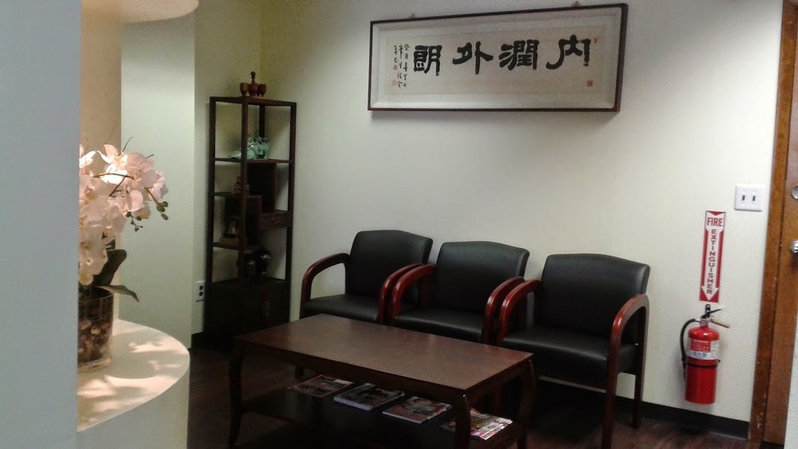 Gallery Photo of Acupuncture Clinic Waiting Area.