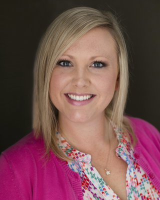 Photo of Stephanie Tolonen, Chiropractor in Tigard, OR