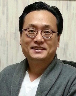 Photo of Peter Hahn, Chiropractor in Los Angeles, CA