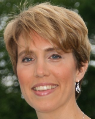 Photo of Dr. Laura Rogers, ND
