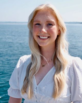 Photo of Erin Peters, Nutritionist/Dietitian, RDN, LDN