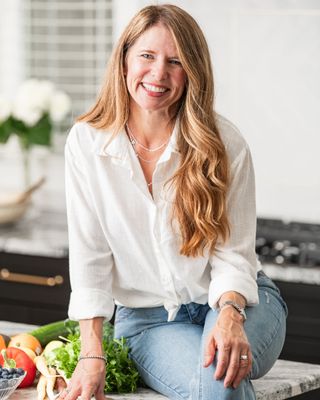 Photo of Rima Kleiner, Nutritionist/Dietitian, MS, RDN, LDN, IFNCP, CLT