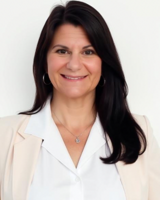 Photo of Stephanie Bickerton, Nutritionist/Dietitian, NTP