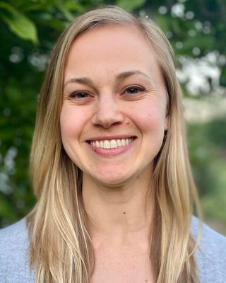 Photo of Emily Izer, Nutritionist/Dietitian, MS, RDN, CD