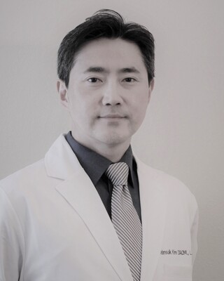 Photo of Minsuk Kim, Acupuncturist in Charlotte, NC