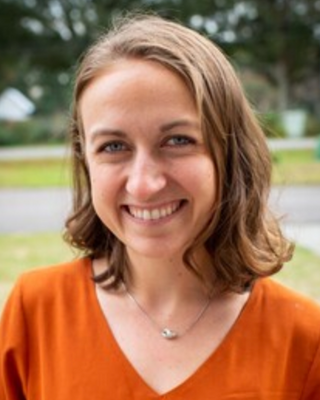 Photo of Natalie Kravat, Nutritionist/Dietitian, MS, RDN, LDN