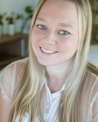 Photo of Emma Barrett, Nutritionist/Dietitian, MS, RDN, CDCES