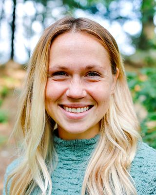 Photo of Lisa Keovongsa, Nutritionist/Dietitian, RDN, LDN