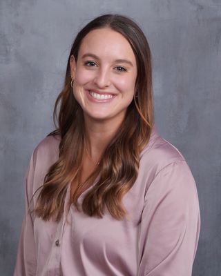 Photo of Ashlyn Dau, Nutritionist/Dietitian, MMN, RDN, LMNT