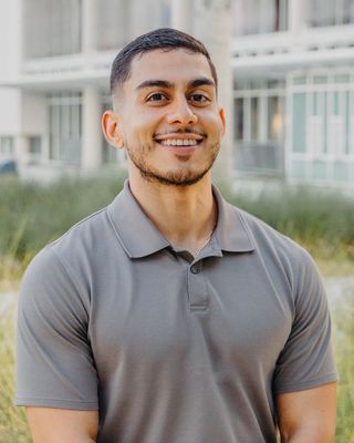 Photo of Abraham Ruiz, Nutritionist/Dietitian, MS, RD