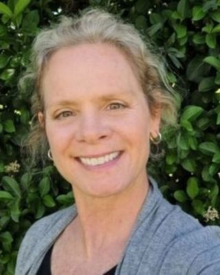 Photo of Stephanie Woods, Nutritionist/Dietitian, RDN
