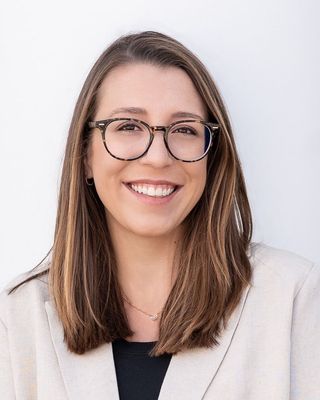 Photo of Kalyn Starkey, Nutritionist/Dietitian, RDN, IFNCP, CYT