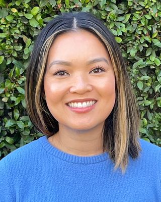 Photo of Monique Vuong RD in Los Angeles, CA