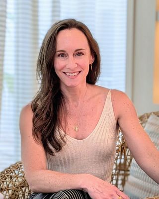 Photo of Nicole Maholy, Nutritionist/Dietitian, DC, CNS, LDN