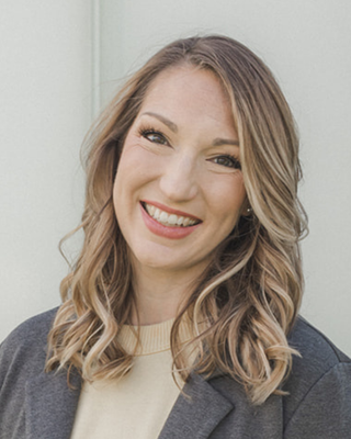 Photo of Adrienne McChesney, Nutritionist/Dietitian, MS, RD, CSSD